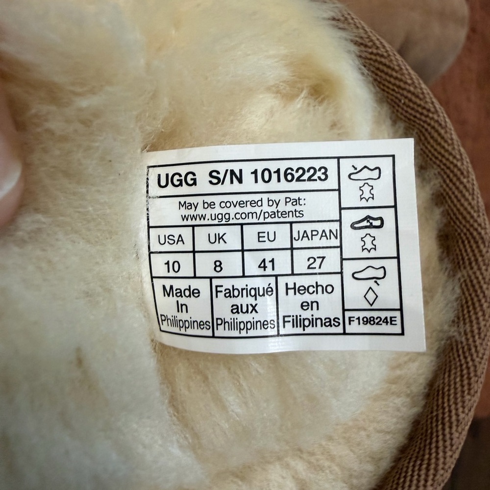UGG Classic Short Boots, Size 10 - Picture 4 of 6